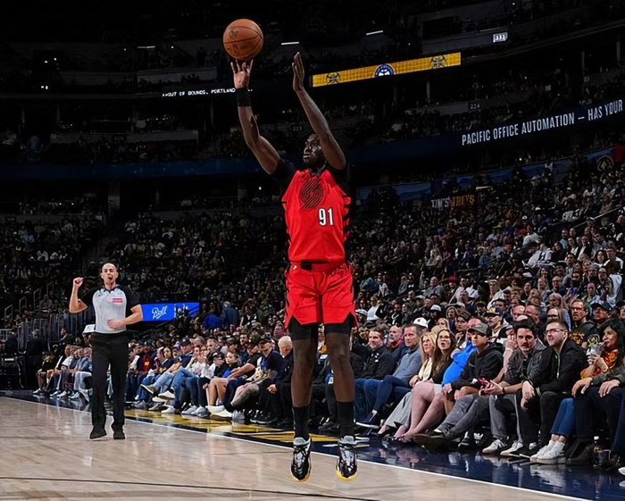 开拓者新星西索科表现低迷助球队失利