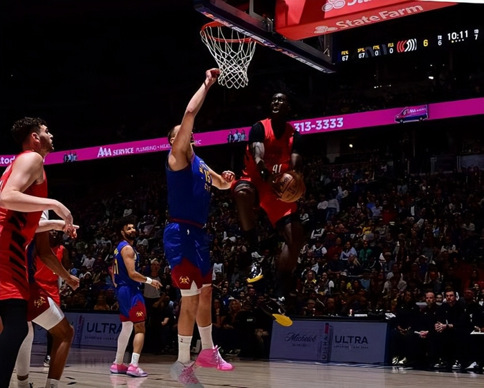 开拓者新星西索科表现低迷助球队失利