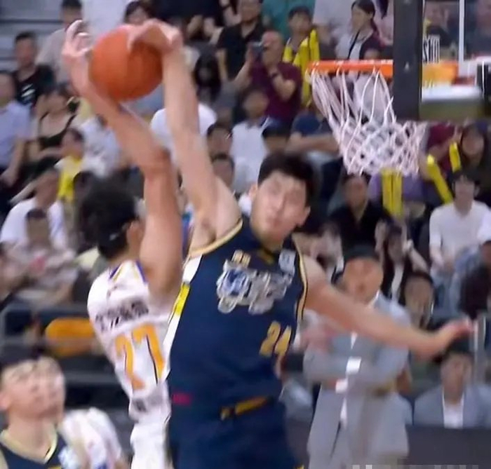 广东宏远青训危机：老将占据轮换时间 新人被冷