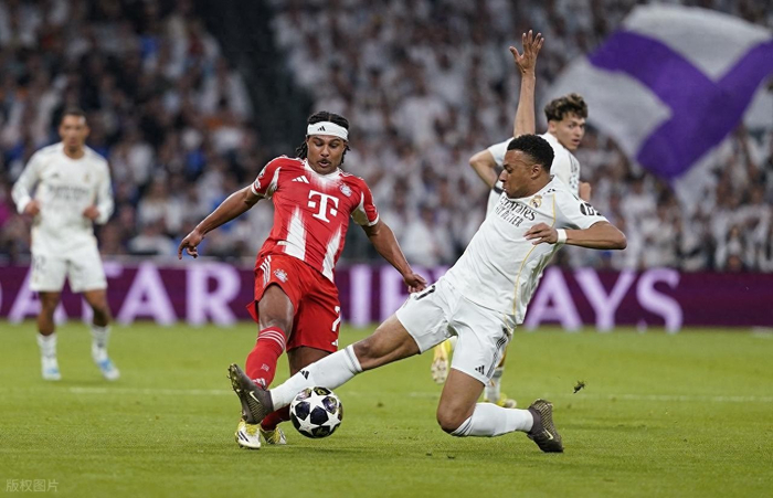 姆巴佩脚踝被踩伤裁判仅亮黄牌引皇马主帅怒斥